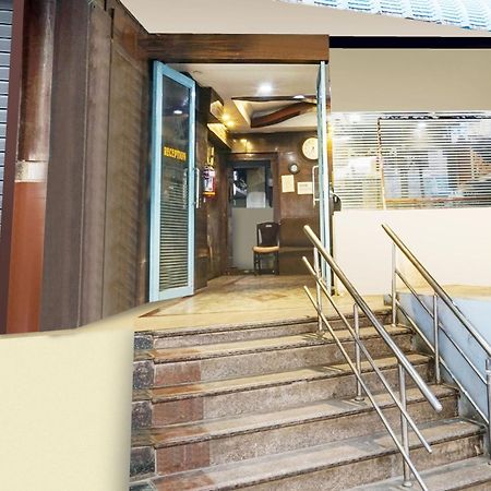 Super Hotel O Padmavathi Puram Near Railway Station Тирупати Экстерьер фото